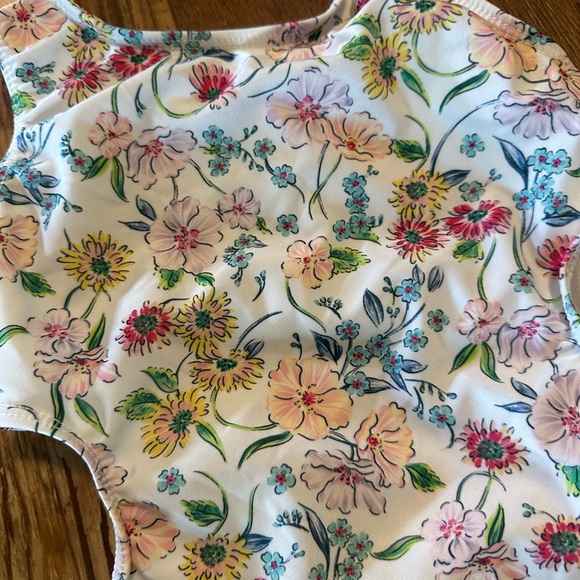 Crown & Ivy Swimsuit - Picture 3 of 3